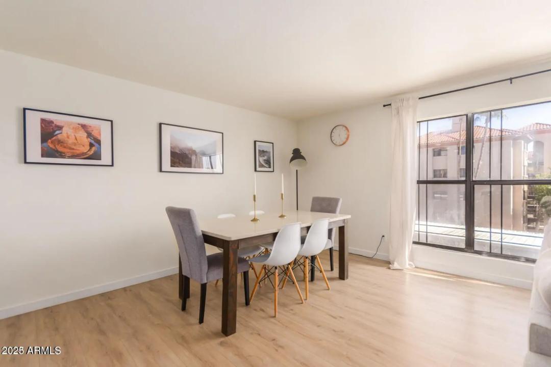 Real Estate Picture 4