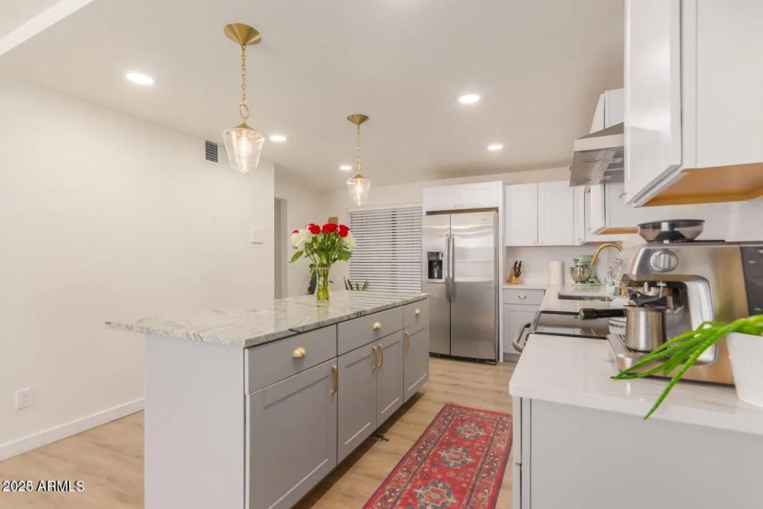 Real Estate Picture 7