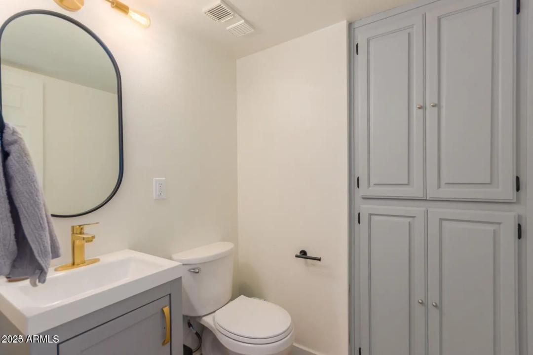 Real Estate Picture 9