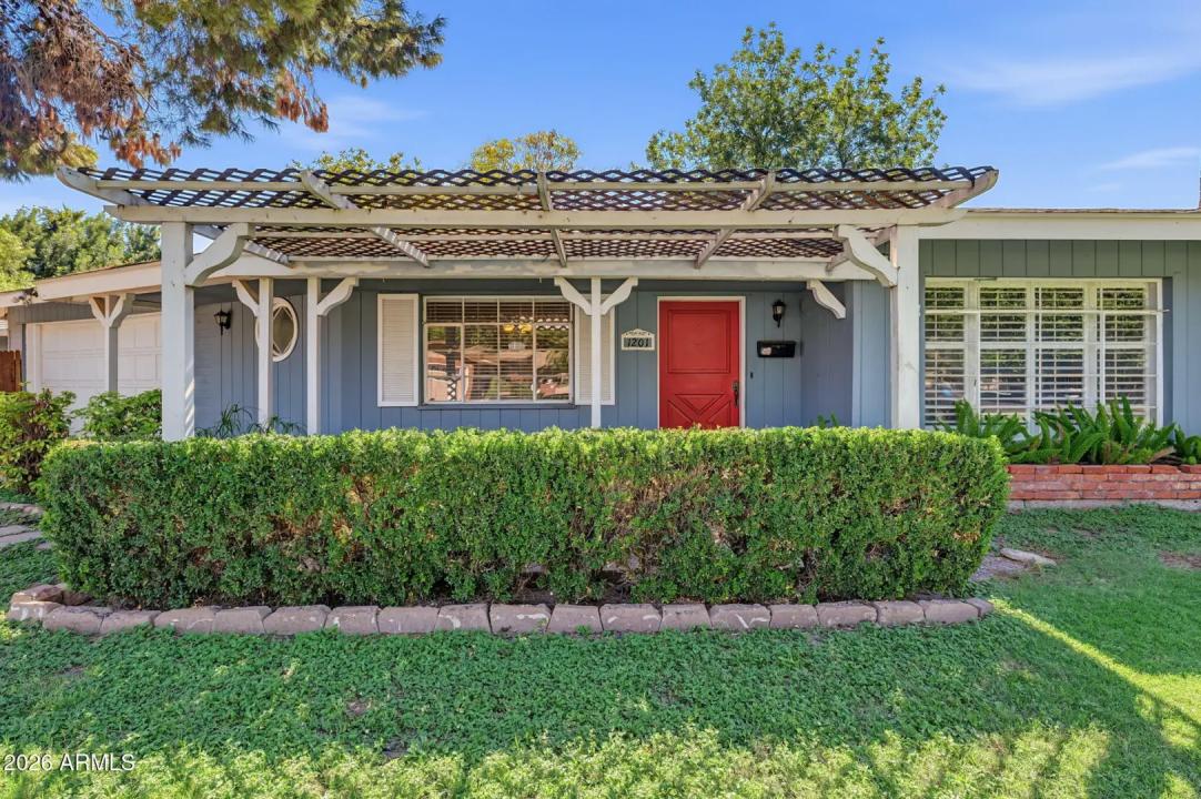 Real Estate Picture 2