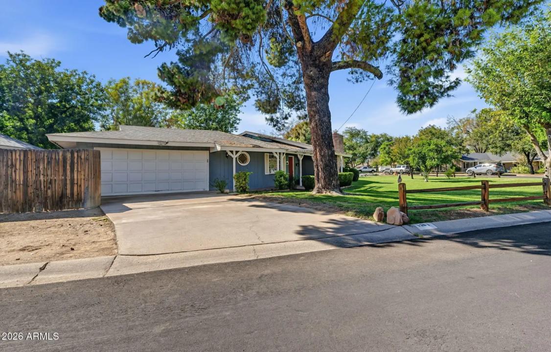 Real Estate Picture 3