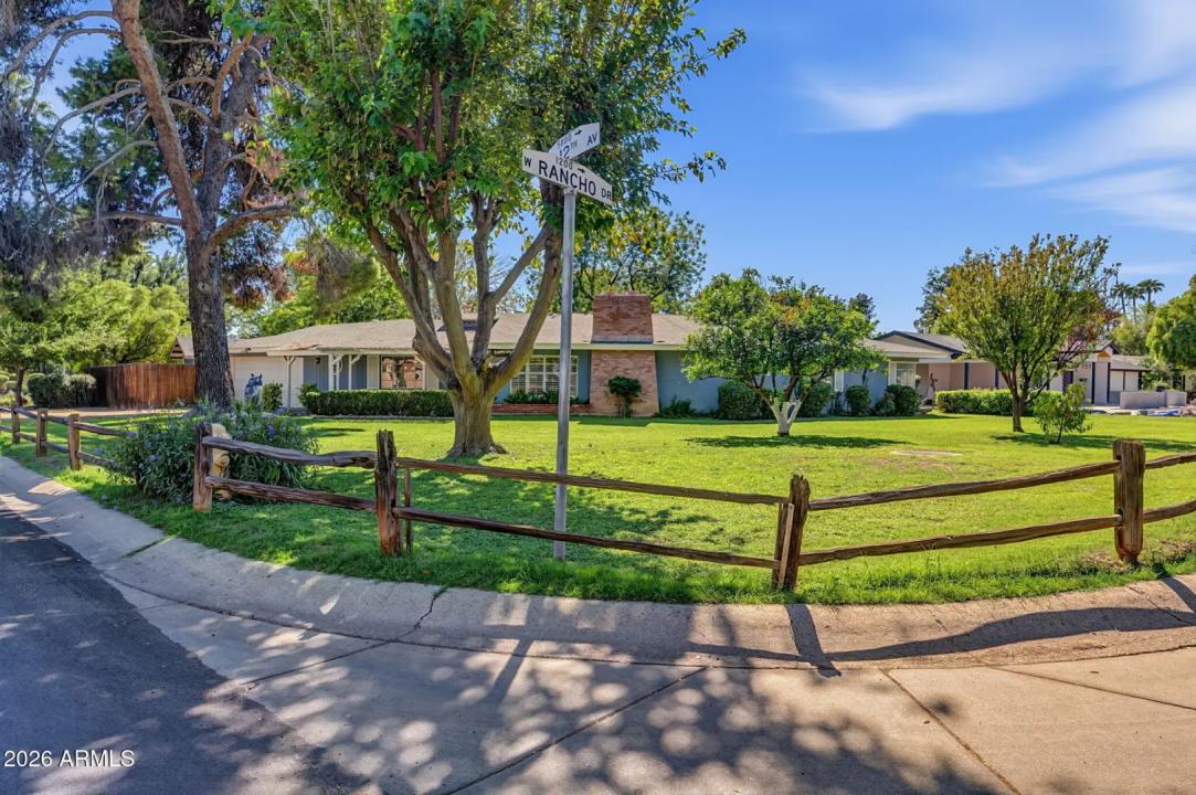 Real Estate Picture 4