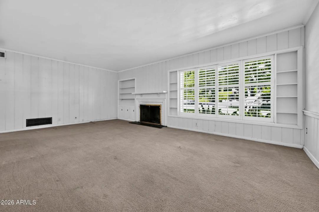 Real Estate Picture 7
