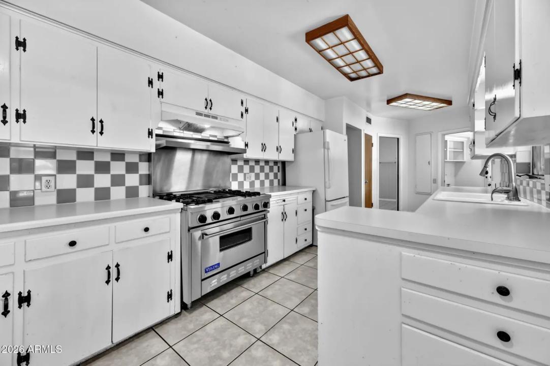 Real Estate Picture 15