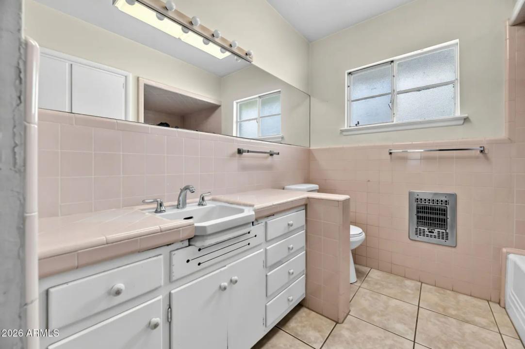 Real Estate Picture 23
