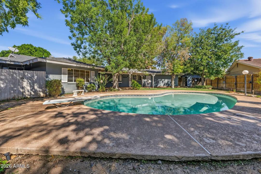 Real Estate Picture 30