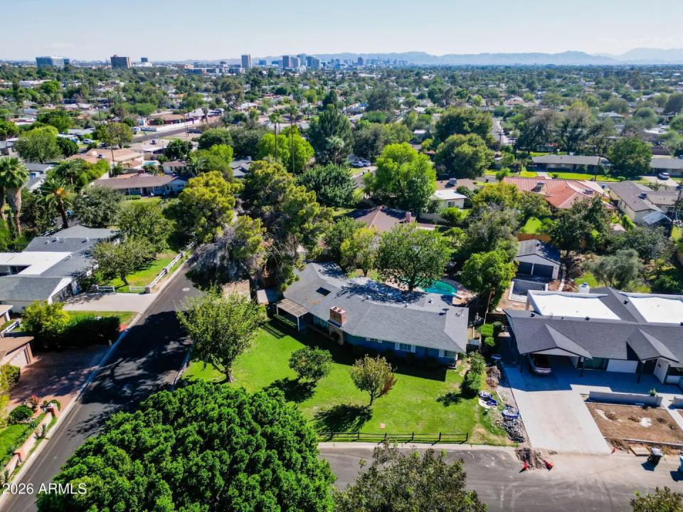 Real Estate Picture 32