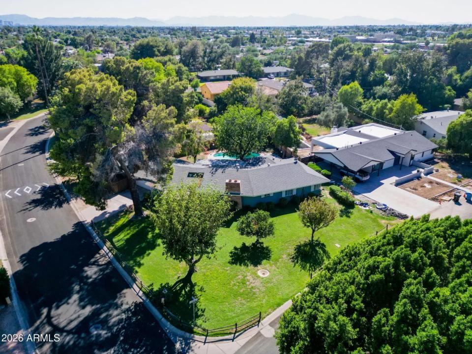 Real Estate Picture 33