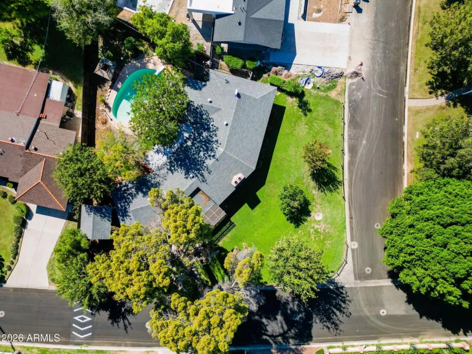 Real Estate Picture 35