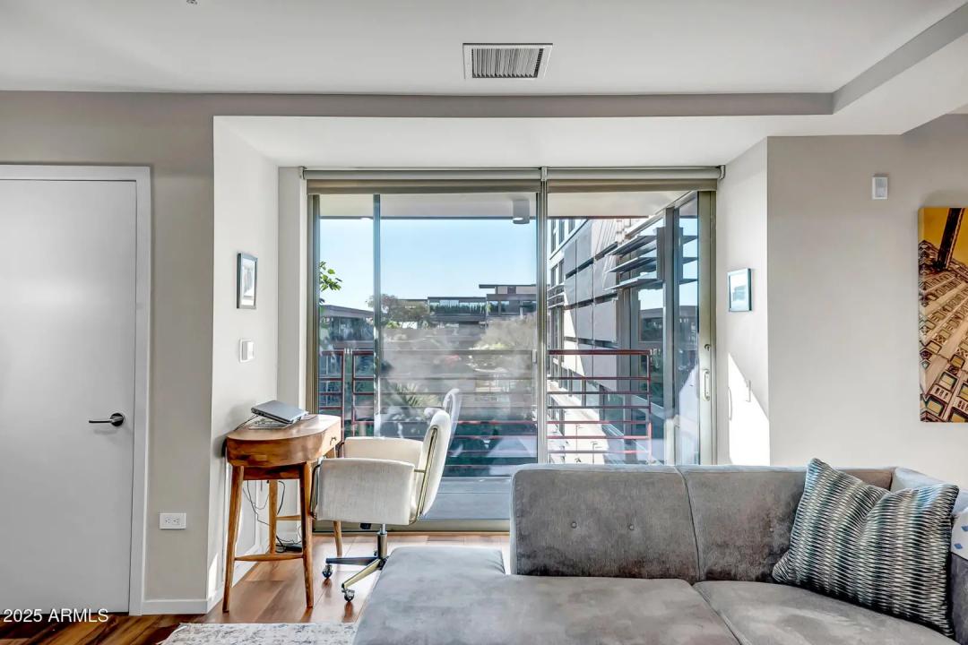 Real Estate Picture 4