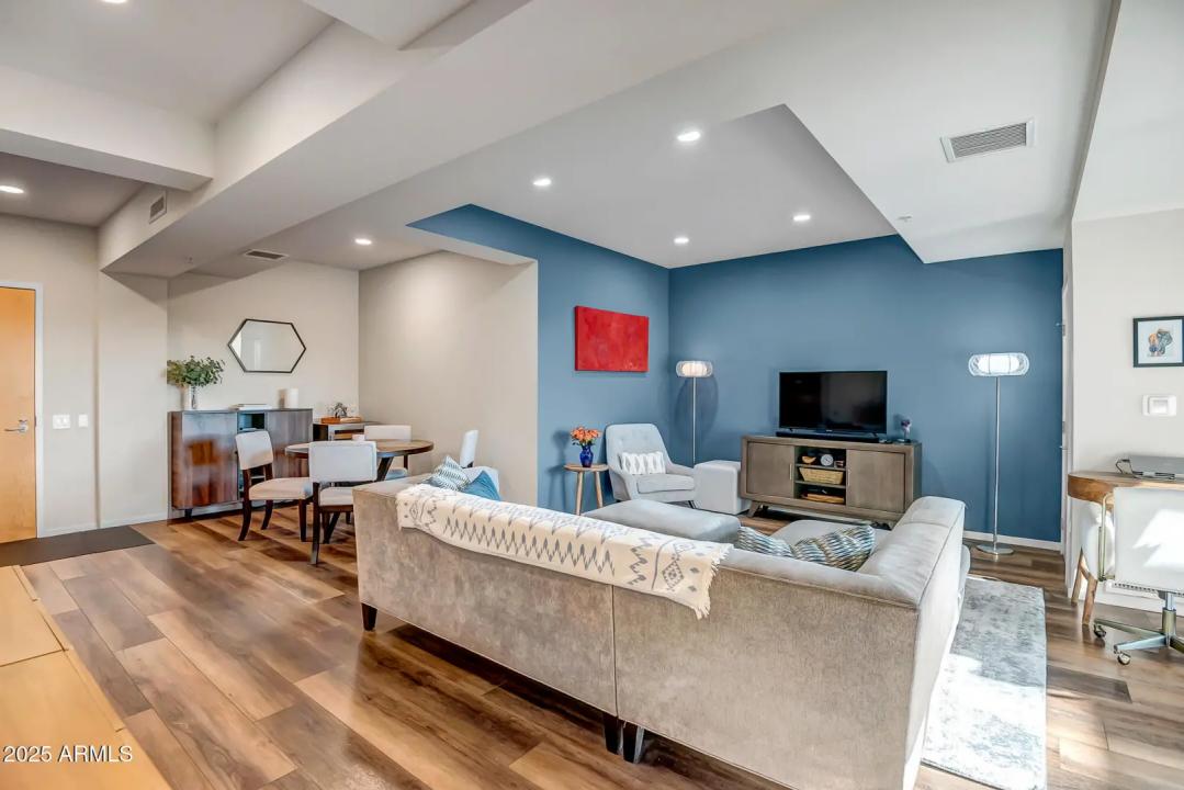 Real Estate Picture 7