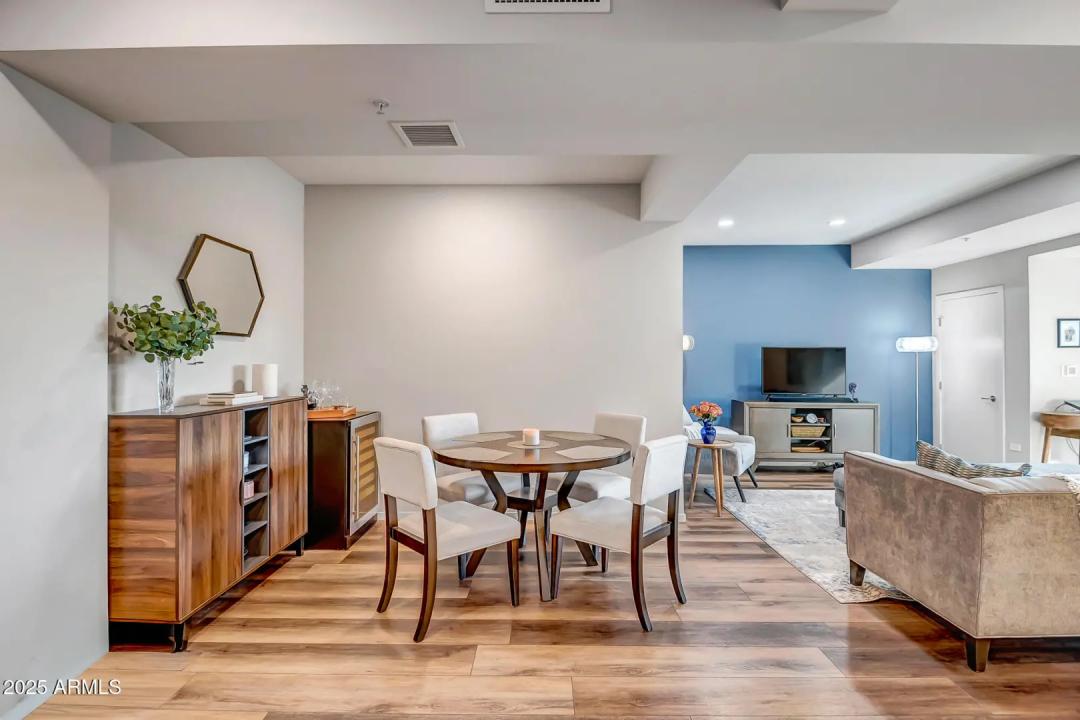 Real Estate Picture 11