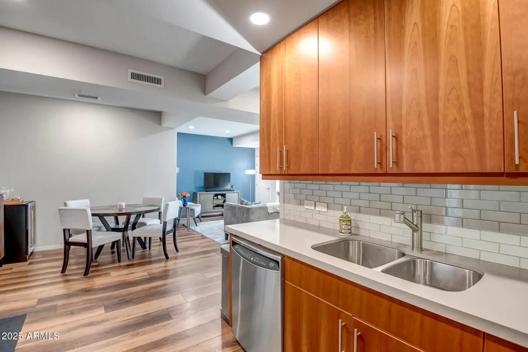 Real Estate Picture 15