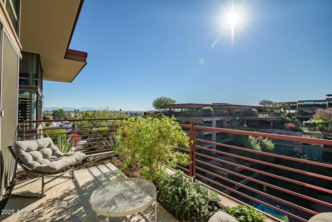 Real Estate Picture 19