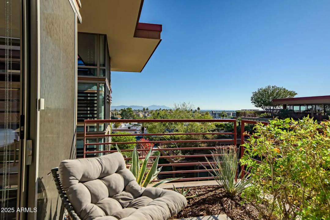 Real Estate Picture 20