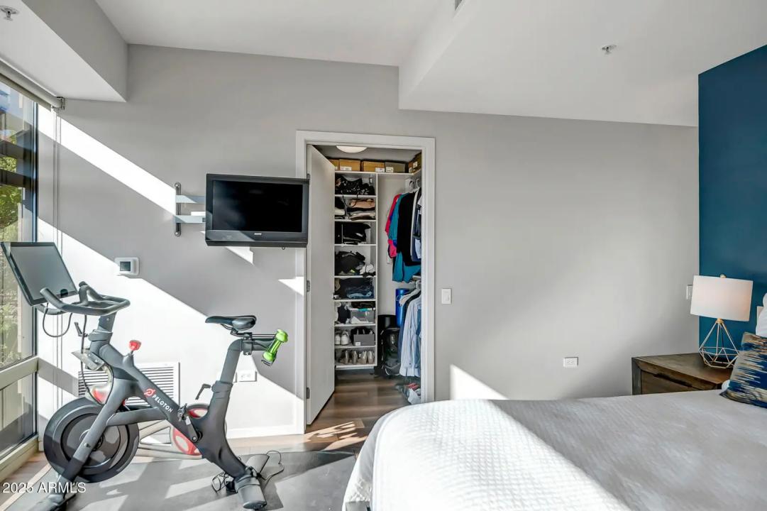 Real Estate Picture 24