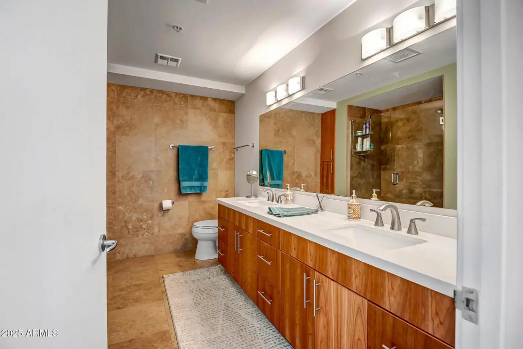 Real Estate Picture 25