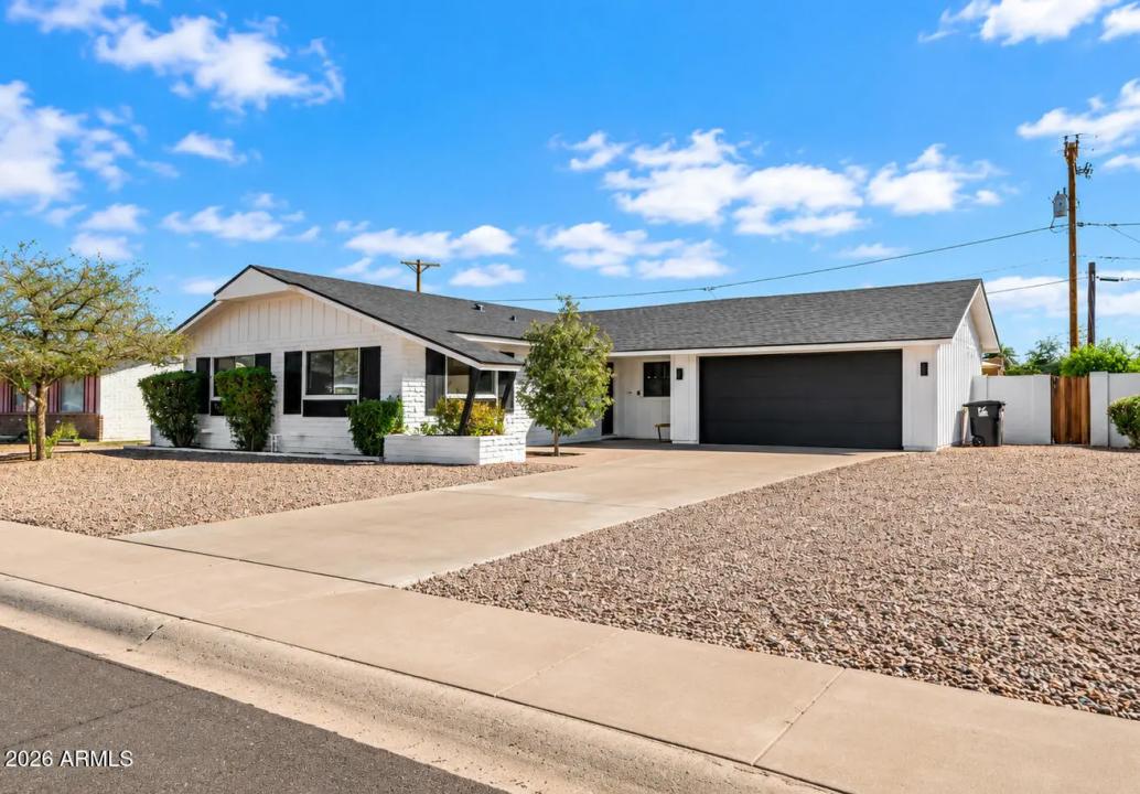 Real Estate Picture 3