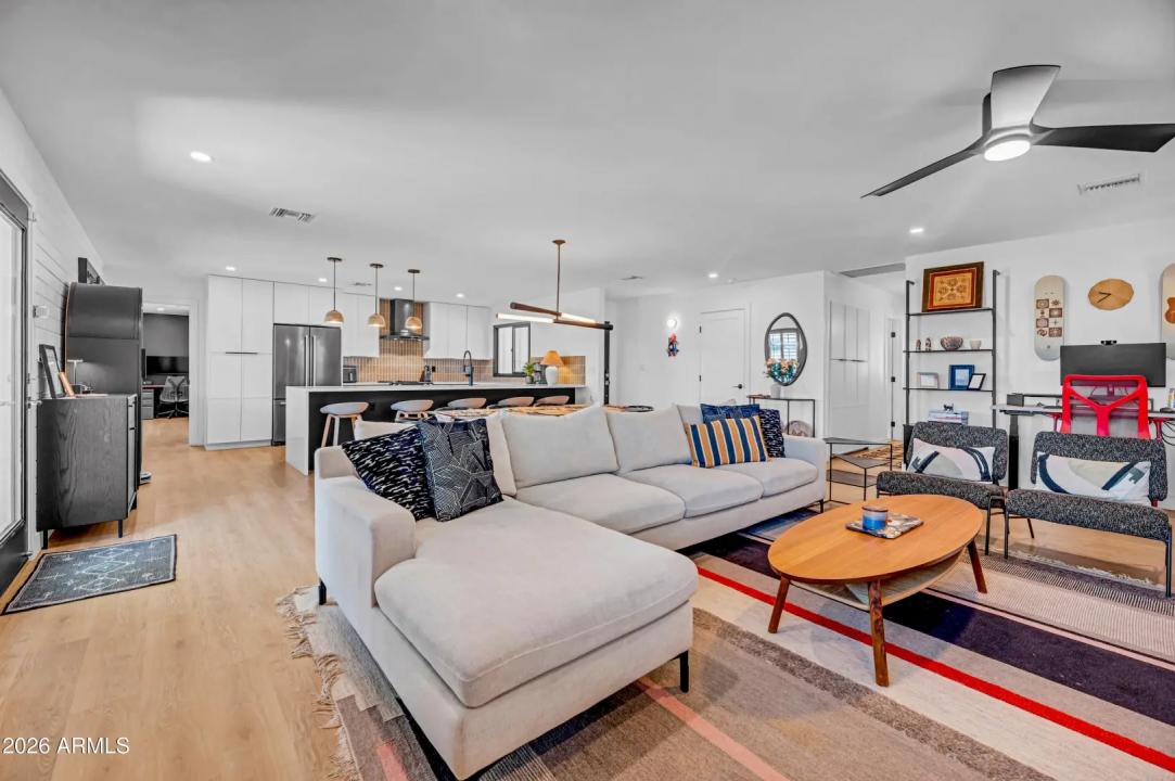 Real Estate Picture 6