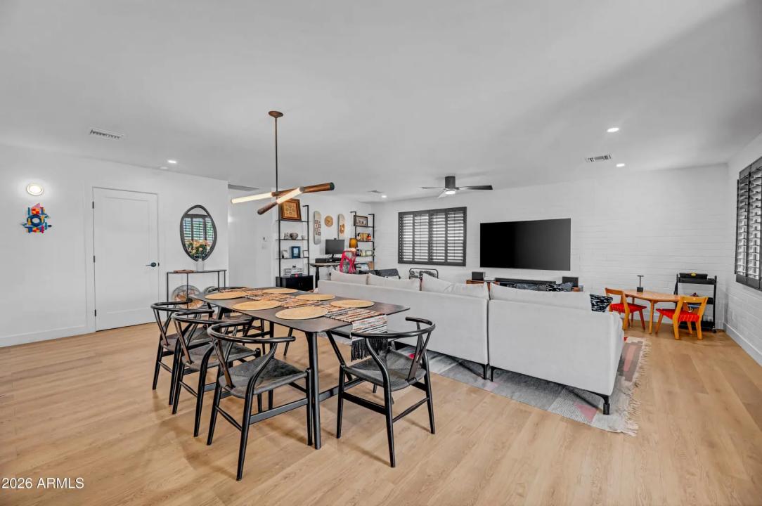 Real Estate Picture 7