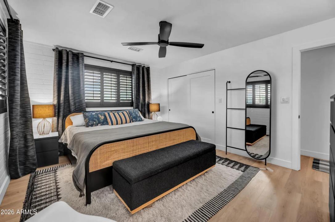 Real Estate Picture 13