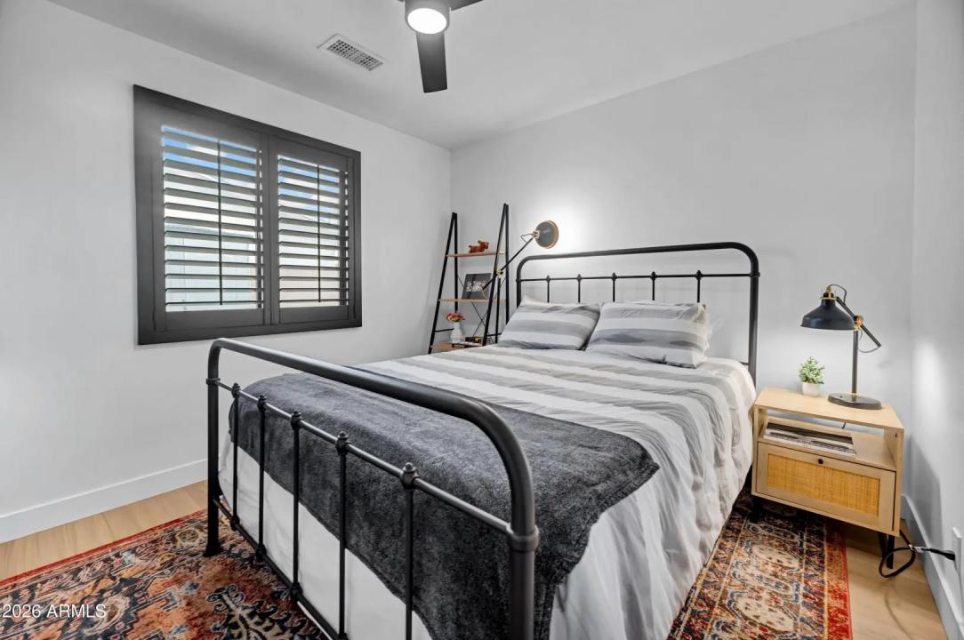 Real Estate Picture 17