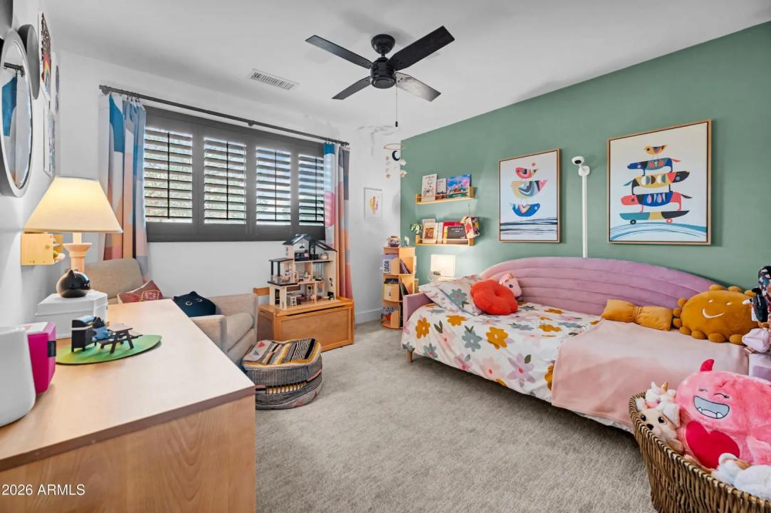 Real Estate Picture 15