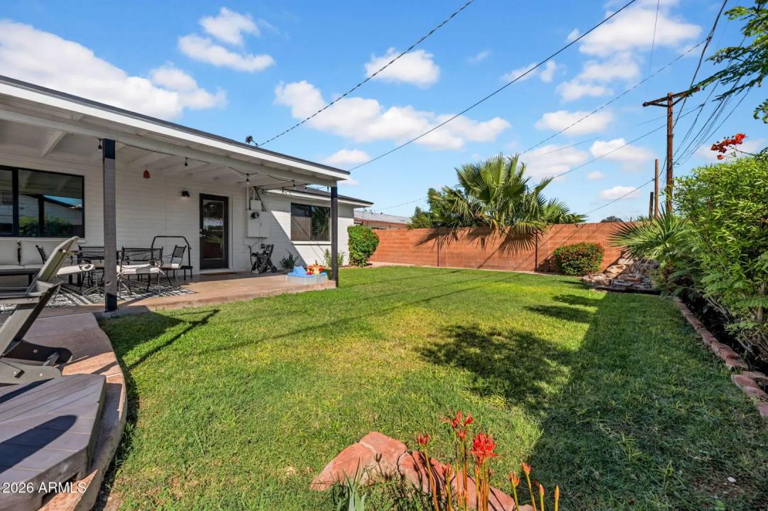 Real Estate Picture 24