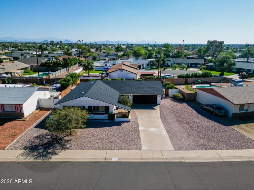 Real Estate Picture 25