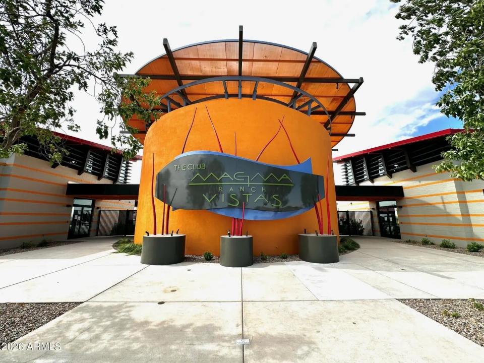 Real Estate Picture 3
