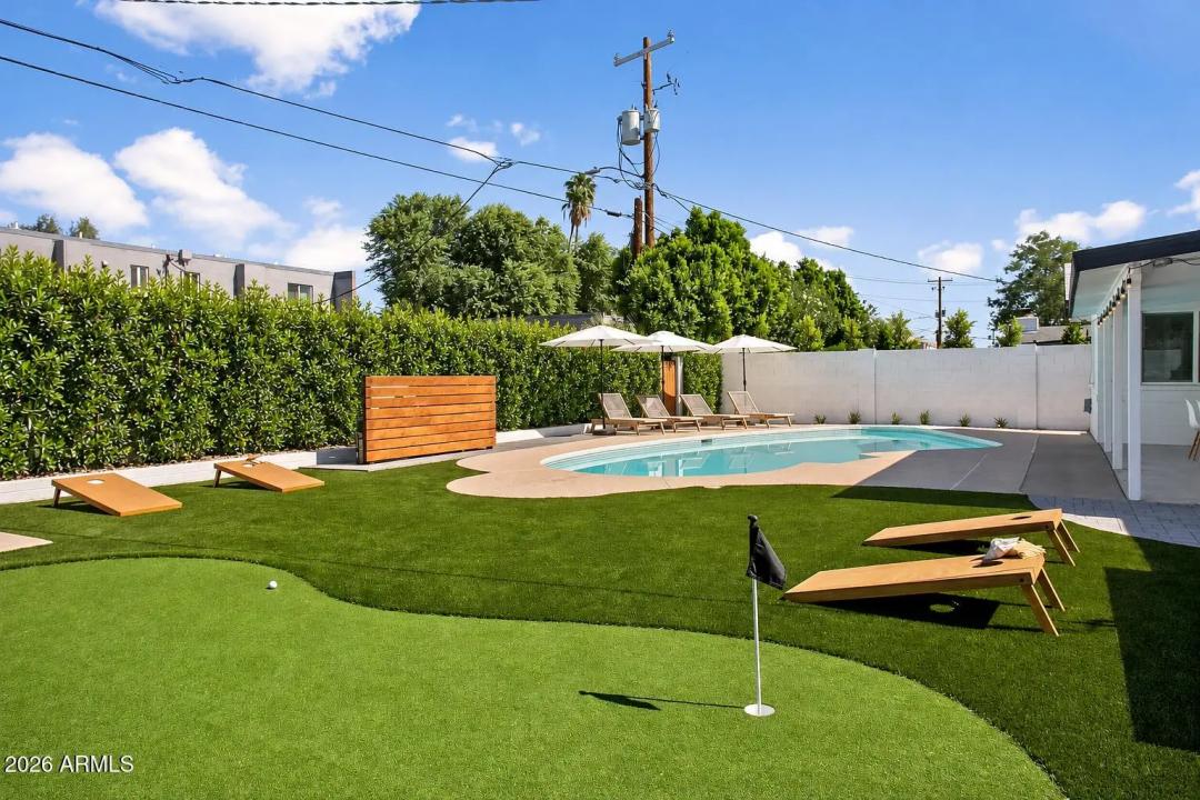 Real Estate Picture 17
