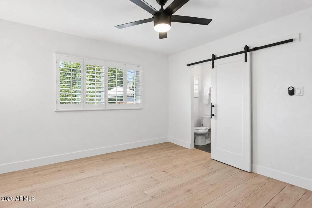 Real Estate Picture 11