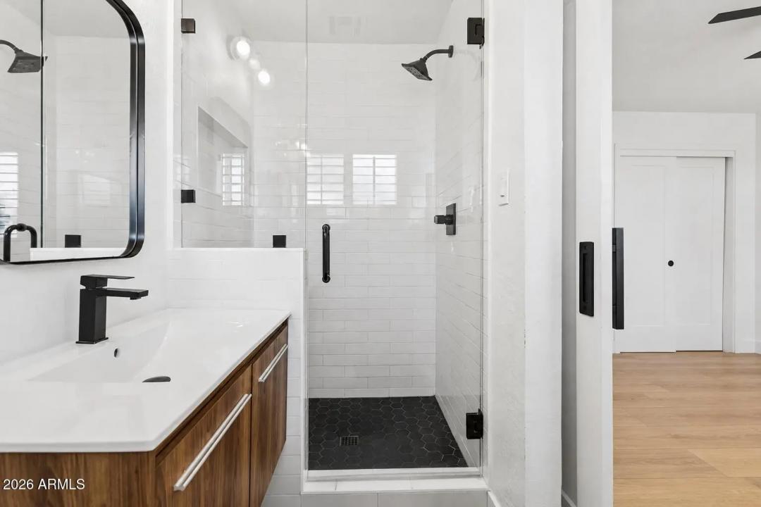 Real Estate Picture 13