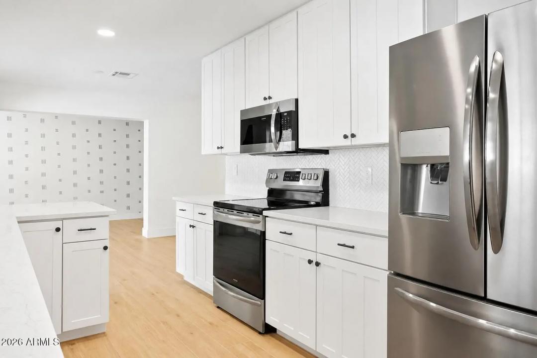 Real Estate Picture 7