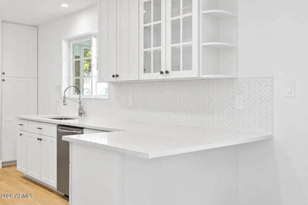 Real Estate Picture 5