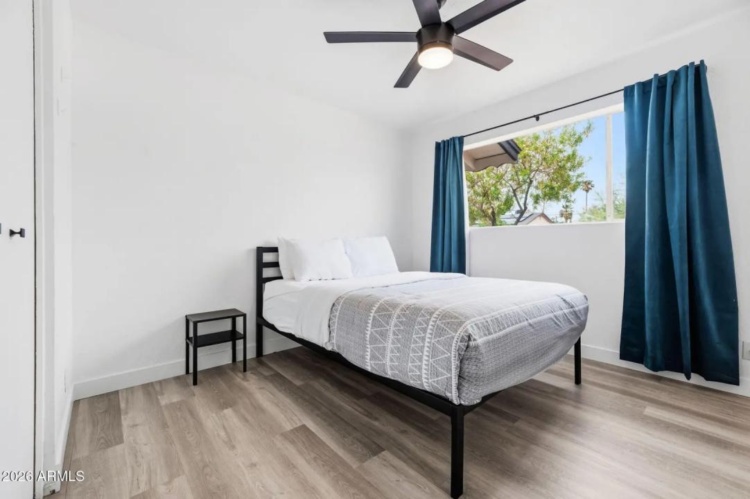 Real Estate Picture 10
