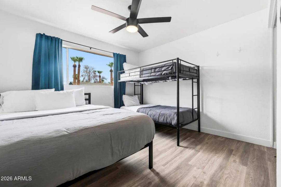 Real Estate Picture 12
