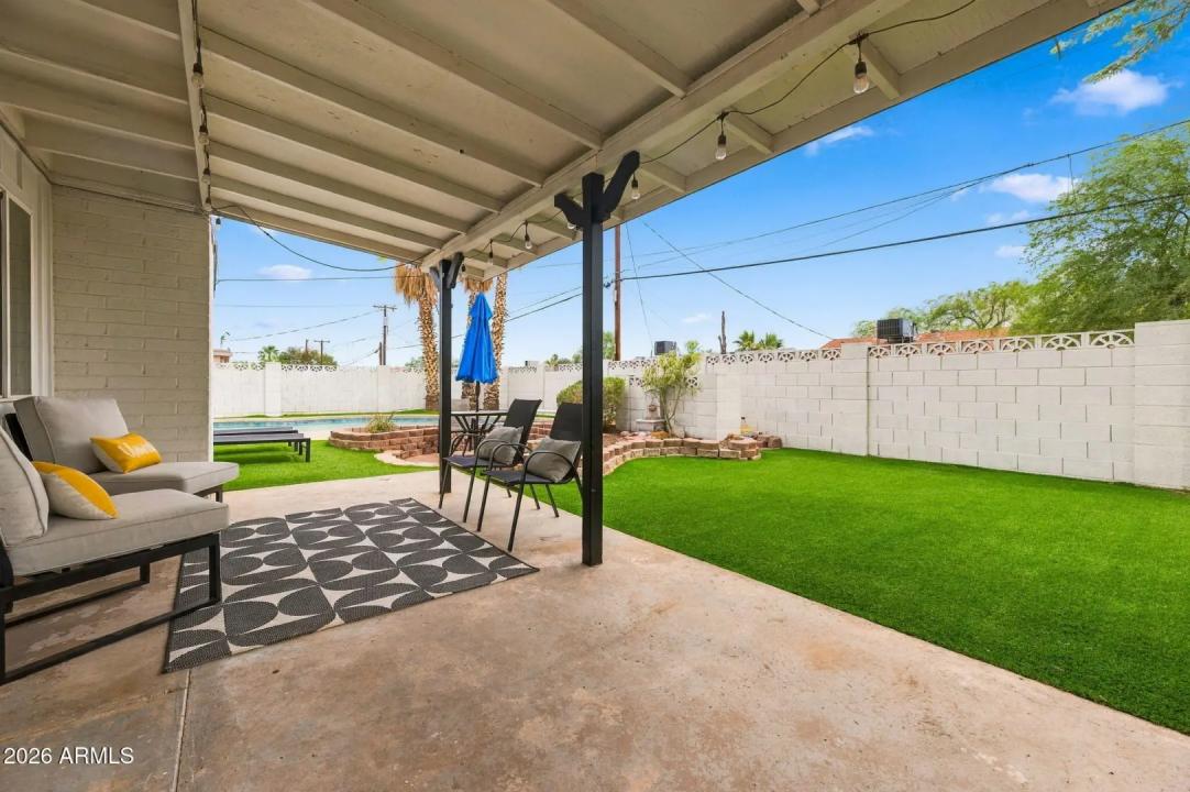 Real Estate Picture 14