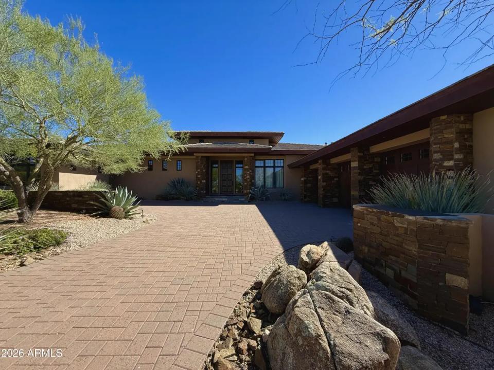 Real Estate Picture 1