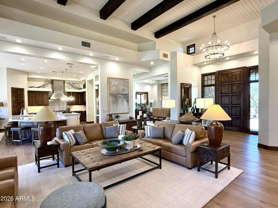 Real Estate Picture 4