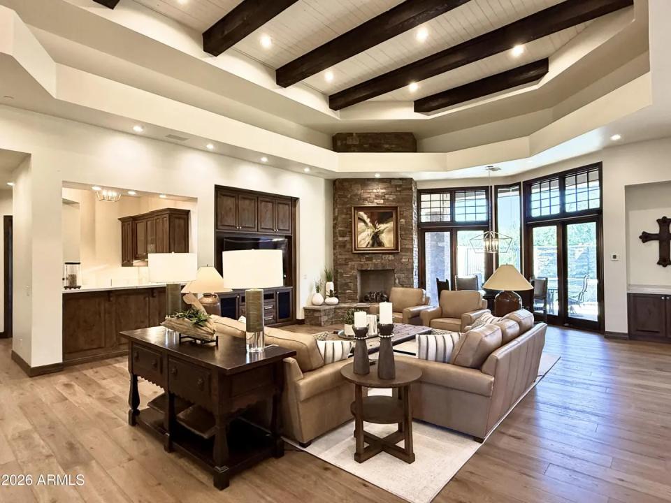 Real Estate Picture 5
