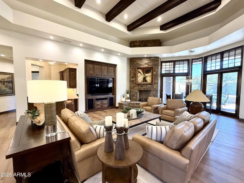 Real Estate Picture 6