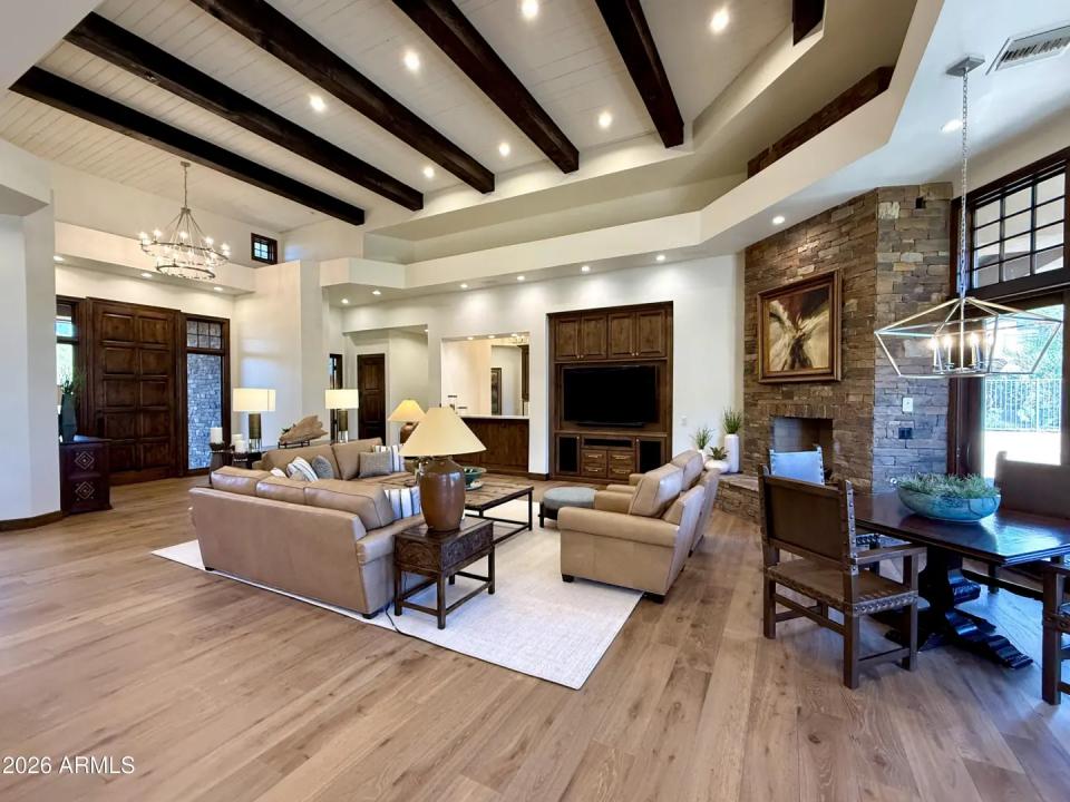 Real Estate Picture 7