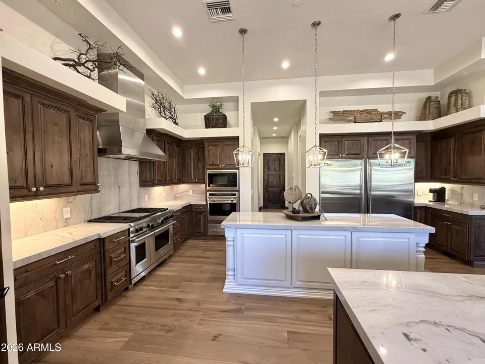 Real Estate Picture 10
