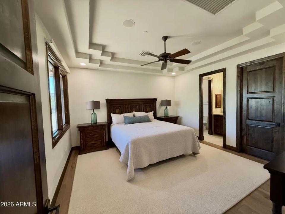 Real Estate Picture 12
