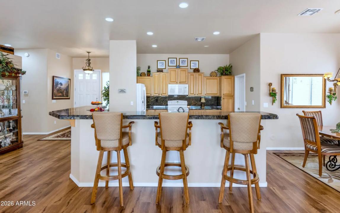 Real Estate Picture 5