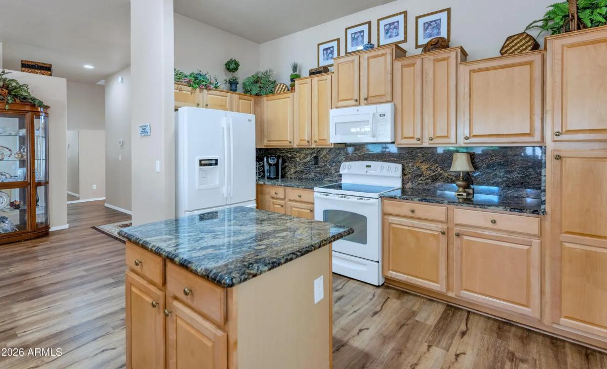 Real Estate Picture 6