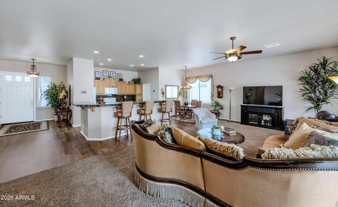 Real Estate Picture 9