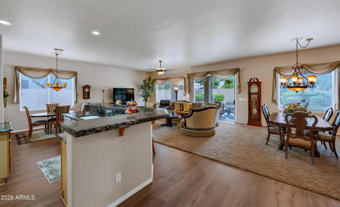 Real Estate Picture 4