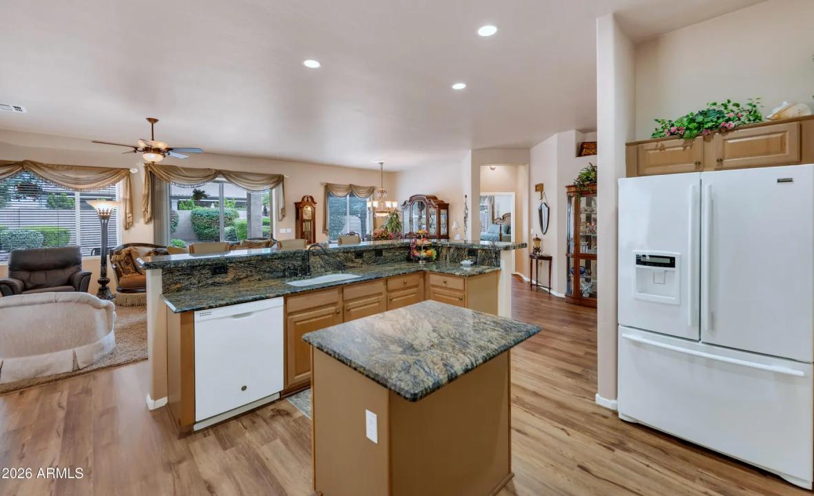 Real Estate Picture 7